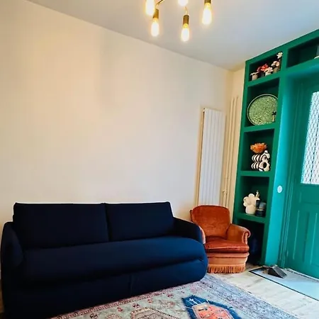 2 Pieces A Bastille Apartment Paris