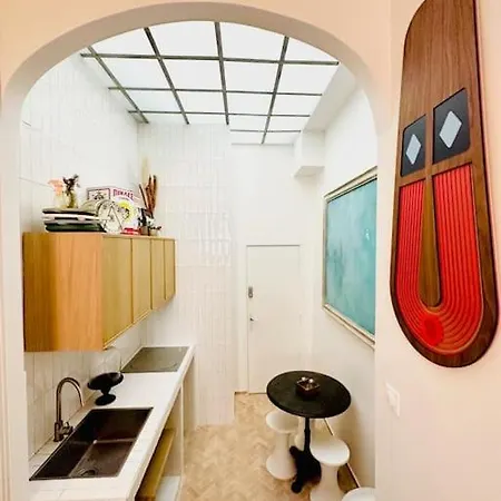 Apartment 2 Pieces A Bastille *